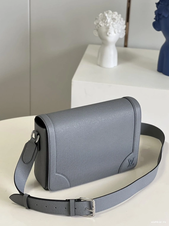 WIS NEW VUITTON MESSENGER FLAP LOUIS 1002